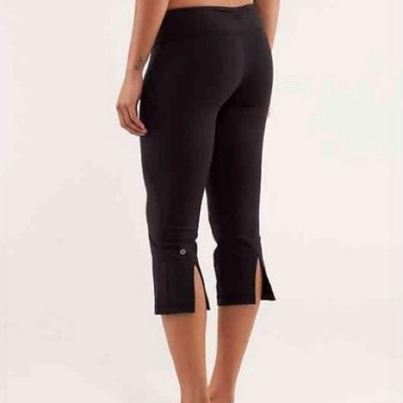 lululemon athletica Pants - Lululemon🍋Flared Capris